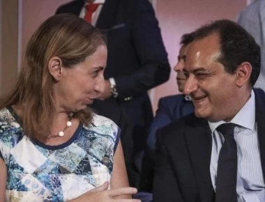 Μπαράζ ρουσφετολογικών προσλήψεων από τον ΣΥΡΙΖΑ – Με αμείωτο ρυθμό και οι μετατάξεις με υπογραφές υπουργών (φώτο)